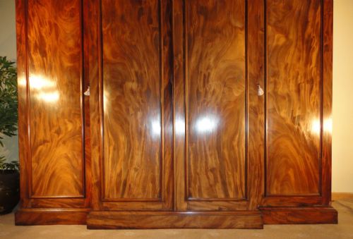 WILLIAM IV MAHOGANY BREAKFRONT WARDROBE POSSIBLY IRISH - ADDITIONAL PHOTO 3