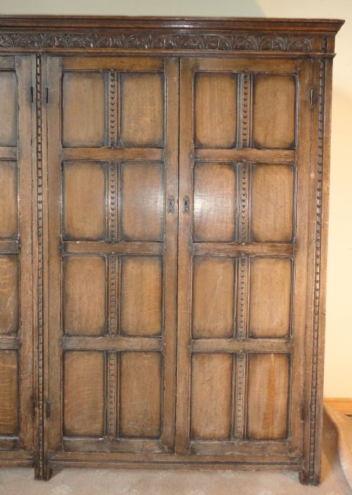 LATE VICTORIAN JACOBEAN STYLE OAK WARDROBE - ADDITIONAL PHOTO 2