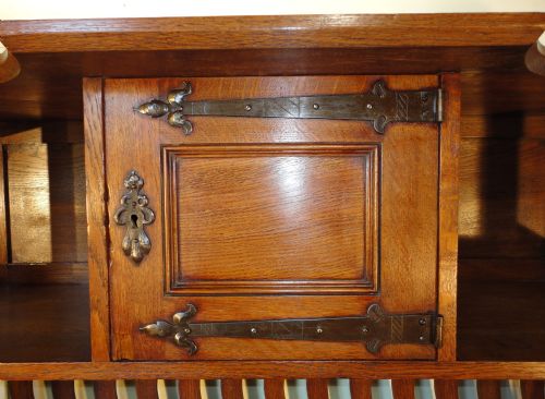 ARTS CRAFTS GOLDEN OAK SIDEBOARD - ADDITIONAL PHOTO 5