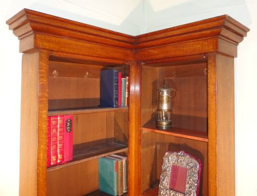 VICTORIAN OAK NARROW CORNER BOOKCASE - ADDITIONAL PHOTO 3