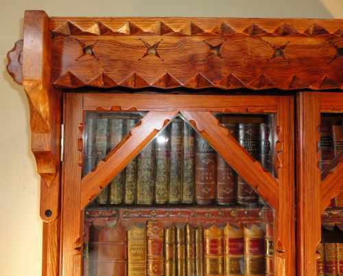 VICTORIAN GOTHIC REVIVAL PITCH PINE BUREAU BOOKCASE 19TH CENTURY - ADDITIONAL PHOTO 4