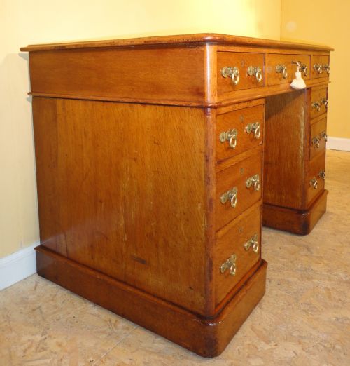 VICTORIAN OAK DOUBLE PEDESTAL DESK - ADDITIONAL PHOTO 12
