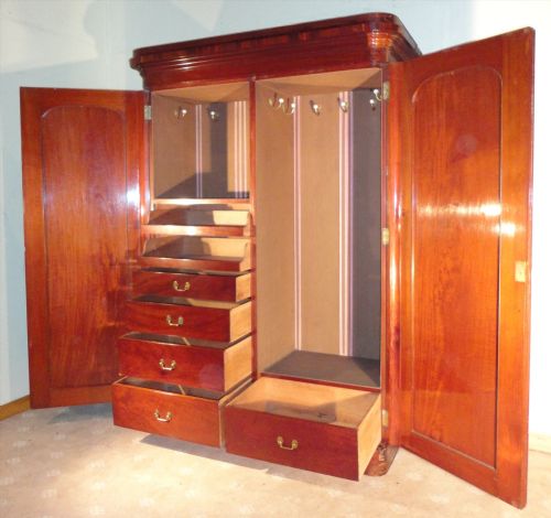 EARLY VICTORIAN MAHOGANY TWO DOOR WARDROBE - ADDITIONAL PHOTO 10