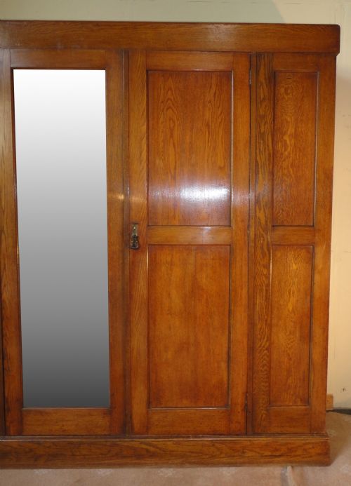ARTS CRAFTS OAK COTSWOLD STYLE WARDROBEPRESS - ADDITIONAL PHOTO 3