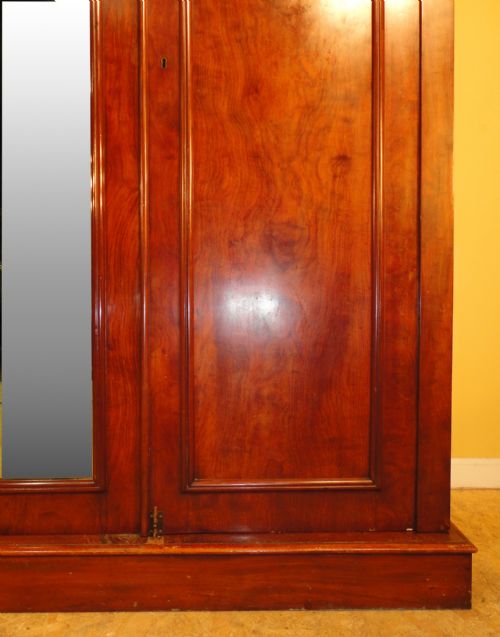 VICTORIAN MAHOGANY THREE DOOR FITTED WARDROBE - ADDITIONAL PHOTO 7