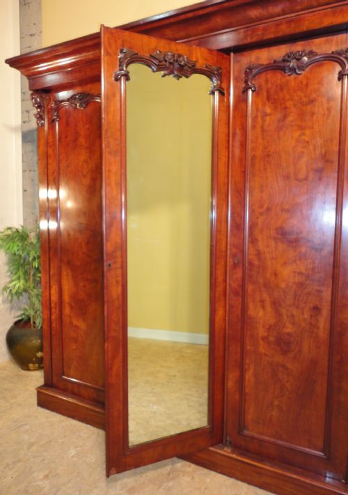 VICTORIAN MAHOGANY THREE DOOR FITTED WARDROBE - ADDITIONAL PHOTO 11
