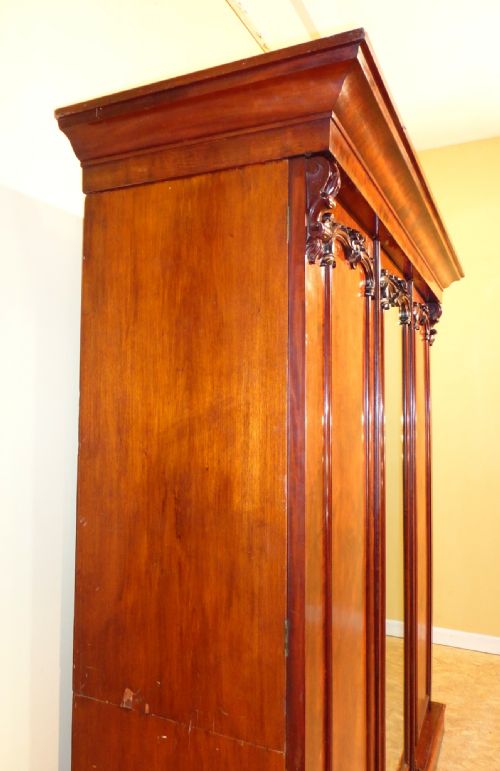 VICTORIAN MAHOGANY THREE DOOR FITTED WARDROBE - ADDITIONAL PHOTO 13