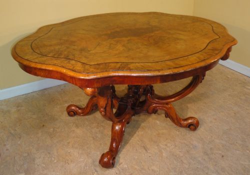 VICTORIAN BURR WALNUT SERPENTINE SHAPED CENTRE TABLE - ADDITIONAL PHOTO 10