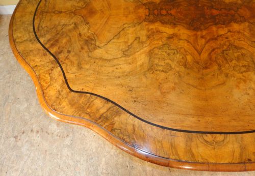 VICTORIAN BURR WALNUT SERPENTINE SHAPED CENTRE TABLE - ADDITIONAL PHOTO 12