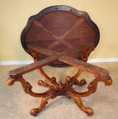 VICTORIAN BURR WALNUT SERPENTINE SHAPED CENTRE TABLE - ADDITIONAL PHOTO 14