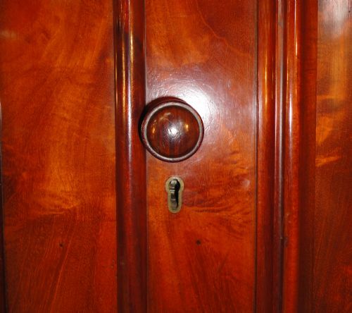 VICTORIAN MAHOGANY FOUR DOOR BREAKFRONT WARDROBE - ADDITIONAL PHOTO 11