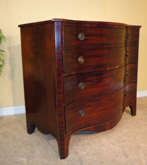 GEORGE III MAHOGANY SERPENTINE CHEST OF DRAWERS - ADDITIONAL PHOTO 2