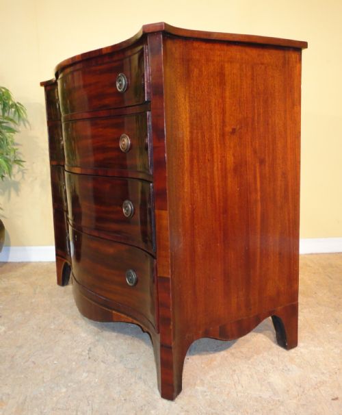 GEORGE III MAHOGANY SERPENTINE CHEST OF DRAWERS - ADDITIONAL PHOTO 14