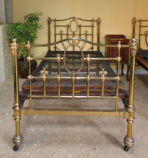 SUPER PAIR OF HOSKINS SEWELL VICTORIAN BRASS SINGLE BEDS - ADDITIONAL PHOTO 3