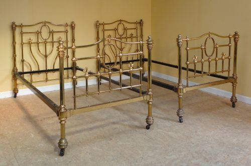 SUPER PAIR OF HOSKINS SEWELL VICTORIAN BRASS SINGLE BEDS - ADDITIONAL PHOTO 1