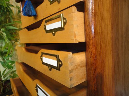 TAMBOUR FRONTED OAK FILING CABINET C1930S - ADDITIONAL PHOTO 12