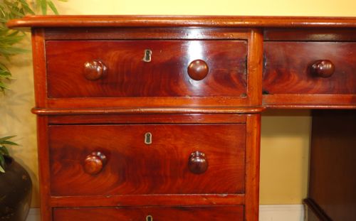 ANTIQUE VICTORIAN MAHOGANY 4FT PEDESTAL DESK - ADDITIONAL PHOTO 5