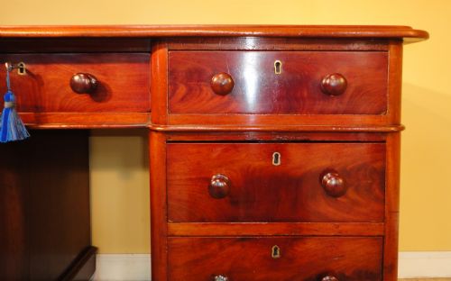 ANTIQUE VICTORIAN MAHOGANY 4FT PEDESTAL DESK - ADDITIONAL PHOTO 7