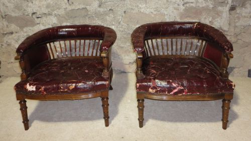 PAIR OF LEATHER TUB LIBRARY CHAIRS - ADDITIONAL PHOTO 2