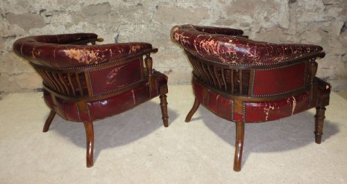 PAIR OF LEATHER TUB LIBRARY CHAIRS - ADDITIONAL PHOTO 4