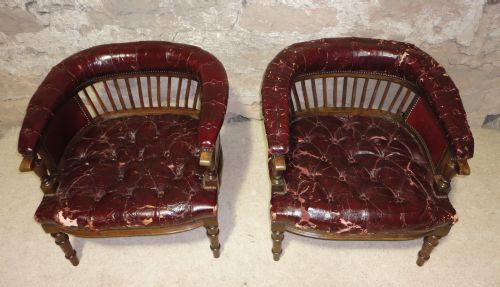 PAIR OF LEATHER TUB LIBRARY CHAIRS - ADDITIONAL PHOTO 5