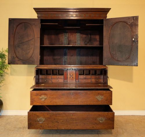 GEORGIAN OAK HOUSEKEEPERS SECRTAIRE CUPBOARDPRESS - ADDITIONAL PHOTO 11