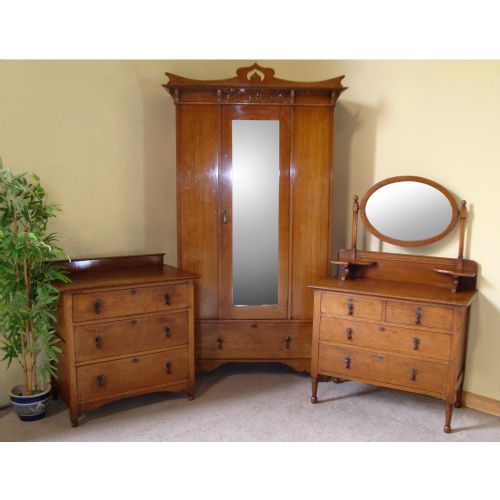 arts crafts scottish oak bedroom suite - CATEGORY: ANTIQUE FURNITURE - DATED 