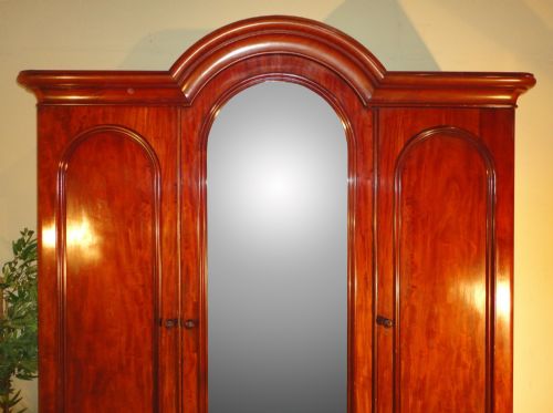 VICTORIAN MAHOGANY FITTED TRIPLE WARDROBE - ADDITIONAL PHOTO 2