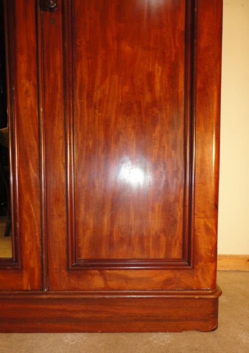 VICTORIAN MAHOGANY FITTED TRIPLE WARDROBE - ADDITIONAL PHOTO 8