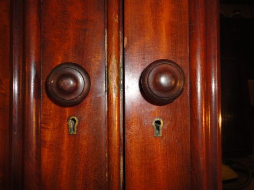 VICTORIAN MAHOGANY FITTED TRIPLE WARDROBE - ADDITIONAL PHOTO 9