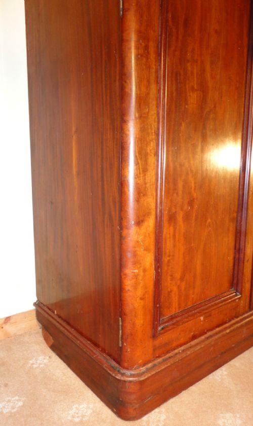 VICTORIAN MAHOGANY FITTED TRIPLE WARDROBE - ADDITIONAL PHOTO 13