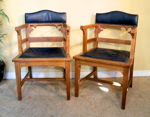 PAIR OF GOTHIC ARTS CRAFTS OAK DESK CHAIRS - ADDITIONAL PHOTO 3