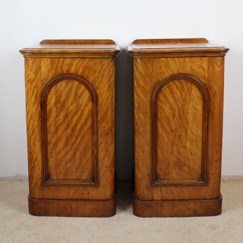 PAIR OF VICTORIAN SATIN WALNUT BEDSIDE CABINETS - ADDITIONAL PHOTO 2