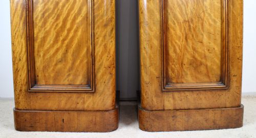 PAIR OF VICTORIAN SATIN WALNUT BEDSIDE CABINETS - ADDITIONAL PHOTO 5