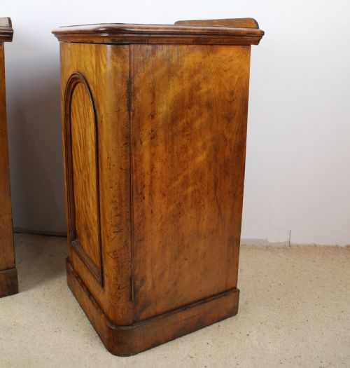PAIR OF VICTORIAN SATIN WALNUT BEDSIDE CABINETS - ADDITIONAL PHOTO 7