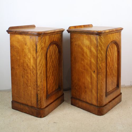 PAIR OF VICTORIAN SATIN WALNUT BEDSIDE CABINETS - ADDITIONAL PHOTO 9