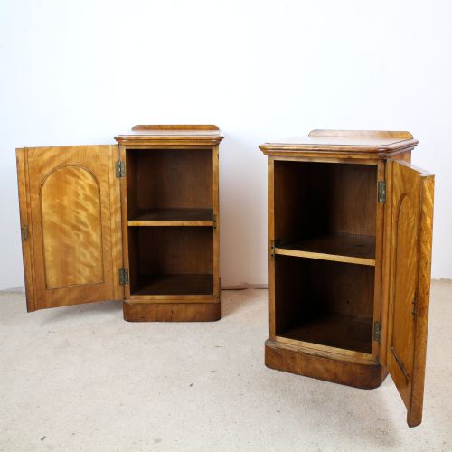 PAIR OF VICTORIAN SATIN WALNUT BEDSIDE CABINETS - ADDITIONAL PHOTO 12
