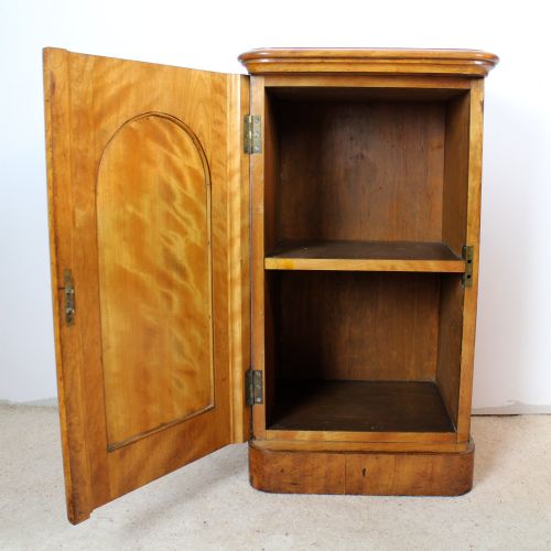 PAIR OF VICTORIAN SATIN WALNUT BEDSIDE CABINETS - ADDITIONAL PHOTO 13