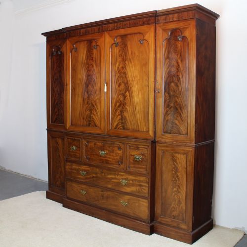 GEORGE III MAHOGANY BREAKFRONT SECRETAIRE LINEN PRESS WARDROBE - ADDITIONAL PHOTO 2