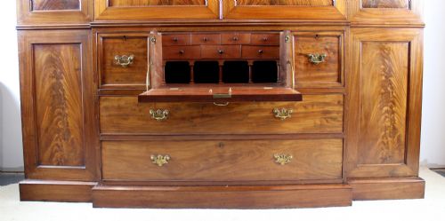 GEORGE III MAHOGANY BREAKFRONT SECRETAIRE LINEN PRESS WARDROBE - ADDITIONAL PHOTO 9