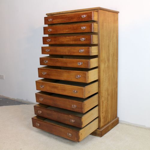 VICTORIAN OAK WELLINGTON STYLE COLLECTORS CHEST - ADDITIONAL PHOTO 8