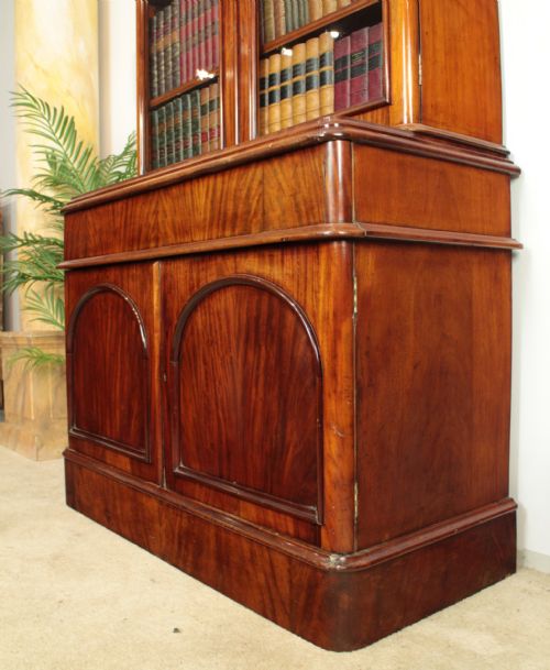 ANTIQUE VICTORIAN MAHOGANY TWO DOOR BOOKCASE - ADDITIONAL PHOTO 14