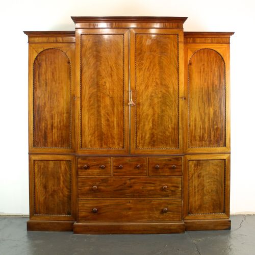 george iii mahogany breakfront linen press wardrobe - CATEGORY: ANTIQUE WARDROBES - DATED GEORGIAN