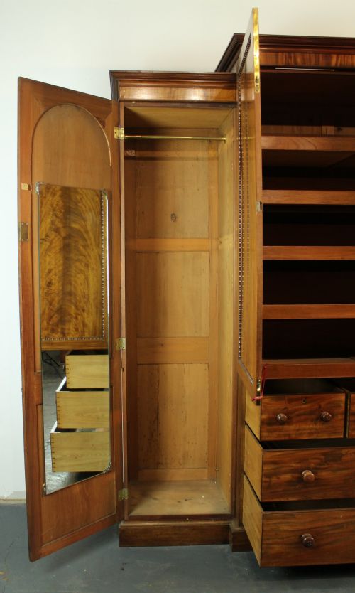 GEORGE III MAHOGANY BREAKFRONT LINEN PRESS WARDROBE - ADDITIONAL PHOTO 8
