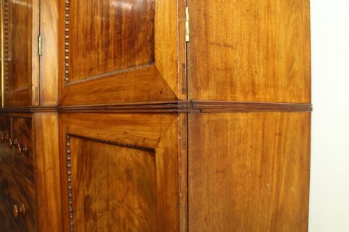 GEORGE III MAHOGANY BREAKFRONT LINEN PRESS WARDROBE - ADDITIONAL PHOTO 14
