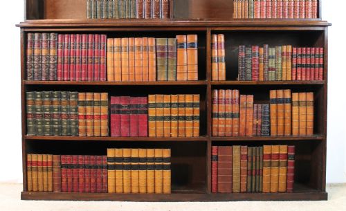 EARLY 20TH CENTURY OAK OPEN BOOKCASE - ADDITIONAL PHOTO 3
