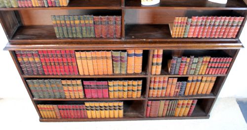 EARLY 20TH CENTURY OAK OPEN BOOKCASE - ADDITIONAL PHOTO 7