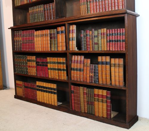 EARLY 20TH CENTURY OAK OPEN BOOKCASE - ADDITIONAL PHOTO 10