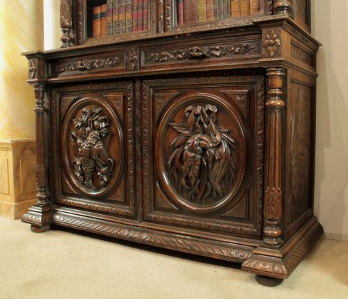 ANTIQUE VICTORIAN CARVED OAK COUNTRYSPORTING BOOKCASE - ADDITIONAL PHOTO 3