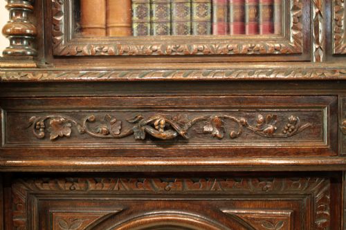 ANTIQUE VICTORIAN CARVED OAK COUNTRYSPORTING BOOKCASE - ADDITIONAL PHOTO 9